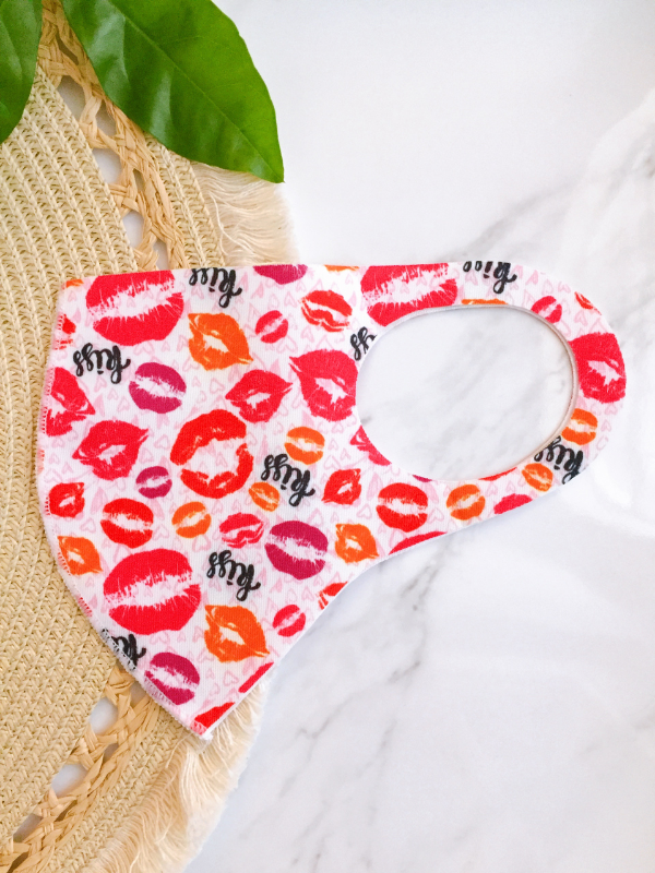 MASK - REUSABLE & WASHABLE - KISS ME
