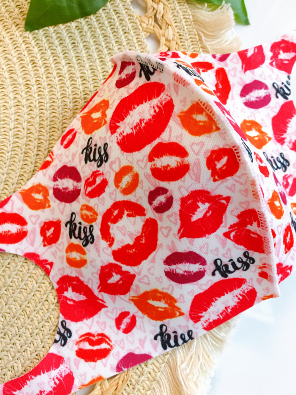 MASK - REUSABLE & WASHABLE - KISS ME