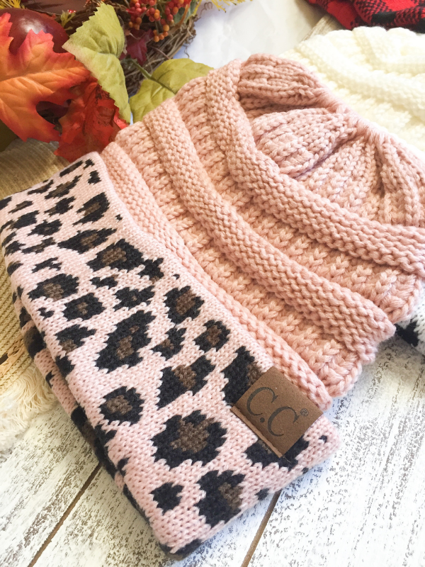 beanie CC MESSY BUN BEANIE - LIGHT PINK women