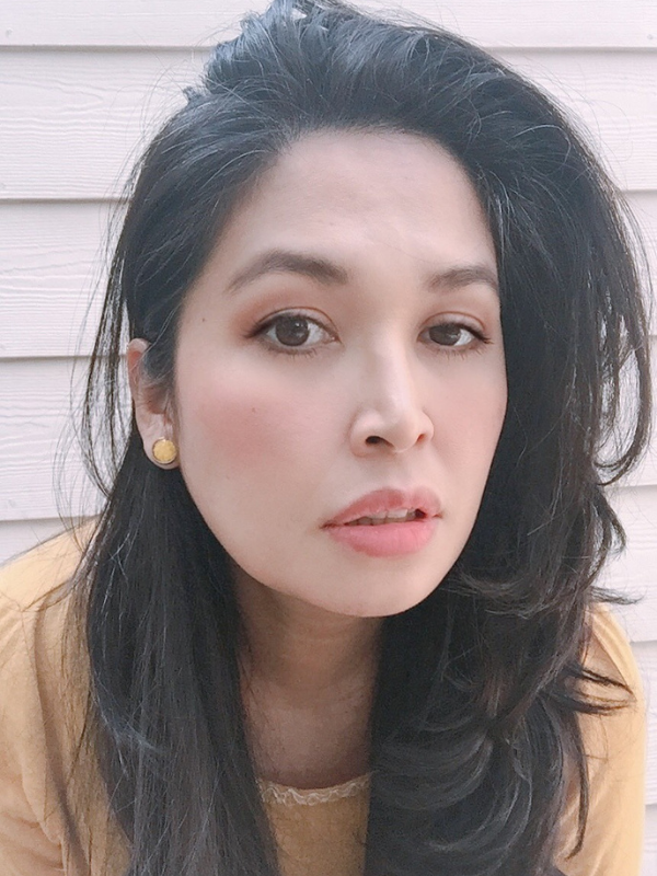 stud earrings  women wearing